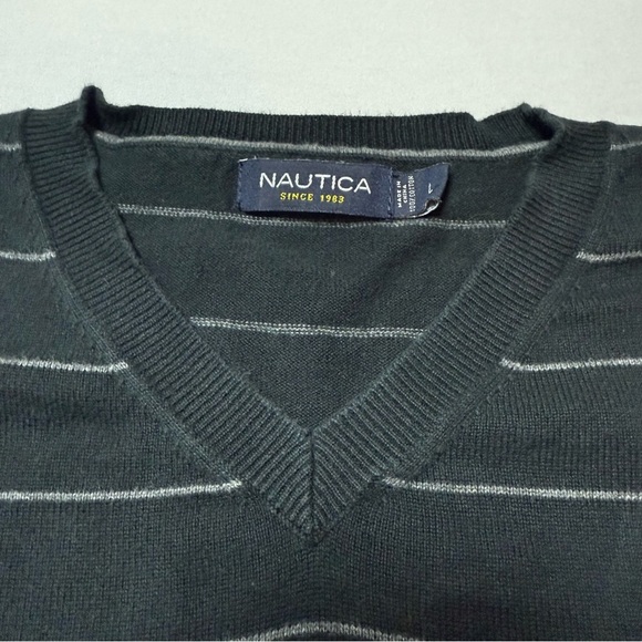 Nautica Men's Black V-Neck Sweater Size L - Picture 3 of 4